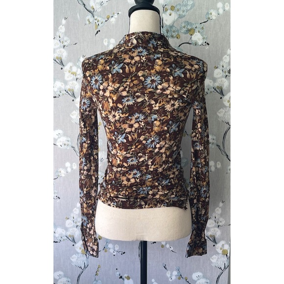 DOLCE & GABBANA J&ANS Floral Point
Collar Blouse - Picture 3 of 14